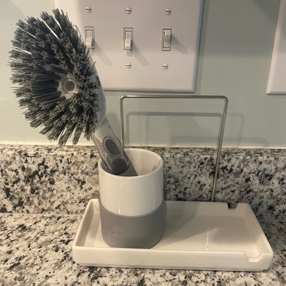 Norwex Kitchen Norwex Kitchen Scrub Brush With Porcelain Sink